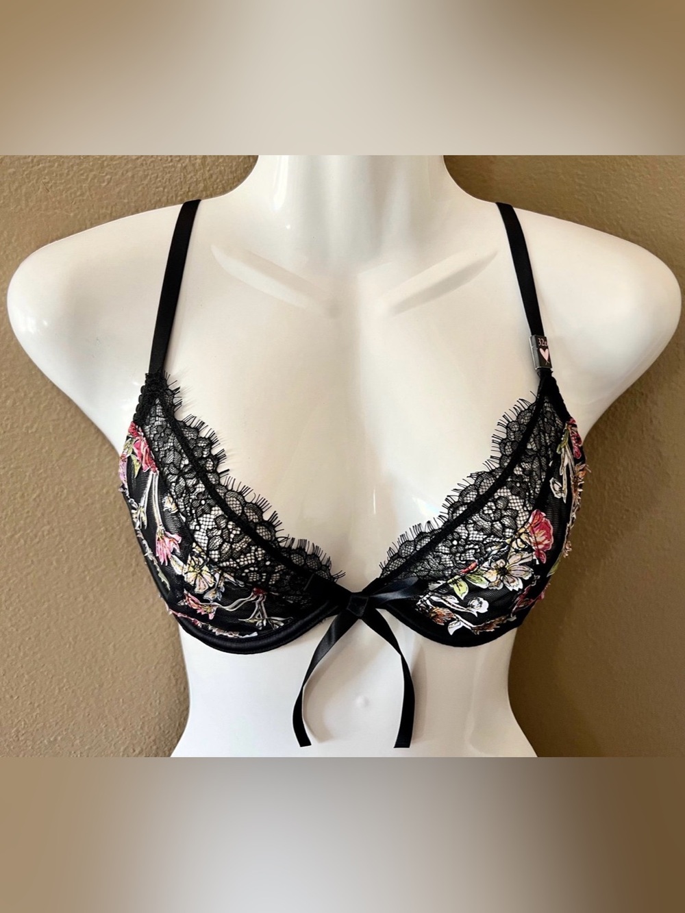 Floral Lace Bra with Ribbon Accent - Black